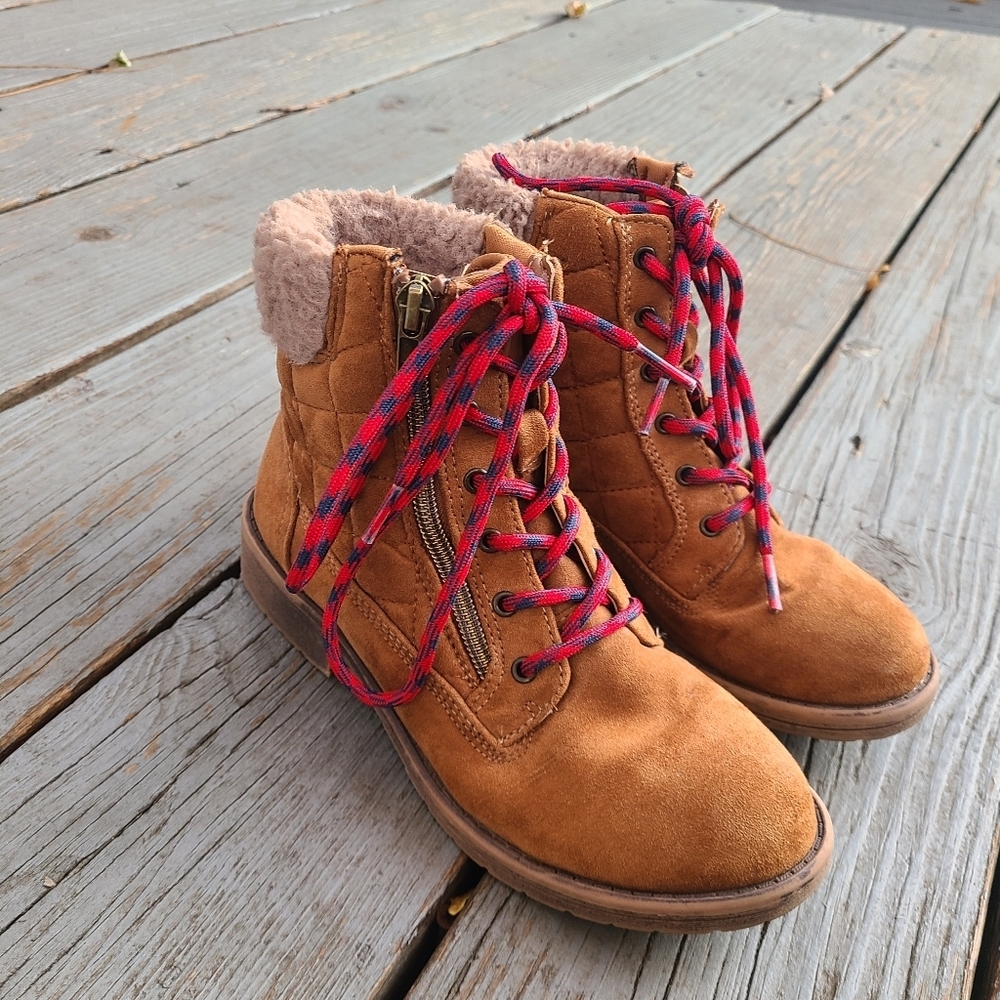 Steve Madden Hoddes Faux Fur Trimmed Boot Little Girl size 3